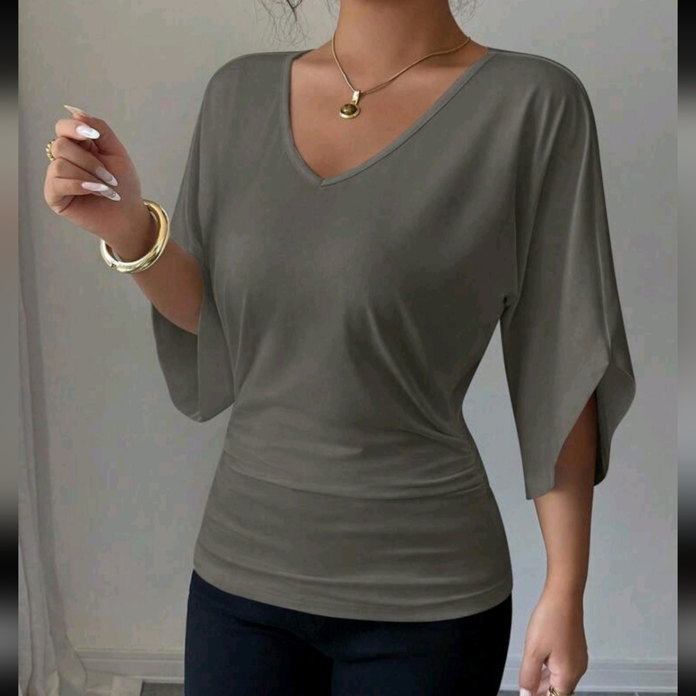 NWT Casual Gray Blouse With Batwing Sleeves - Picture 4 of 5